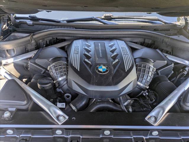 Used 2022 BMW X7 M50i image 22