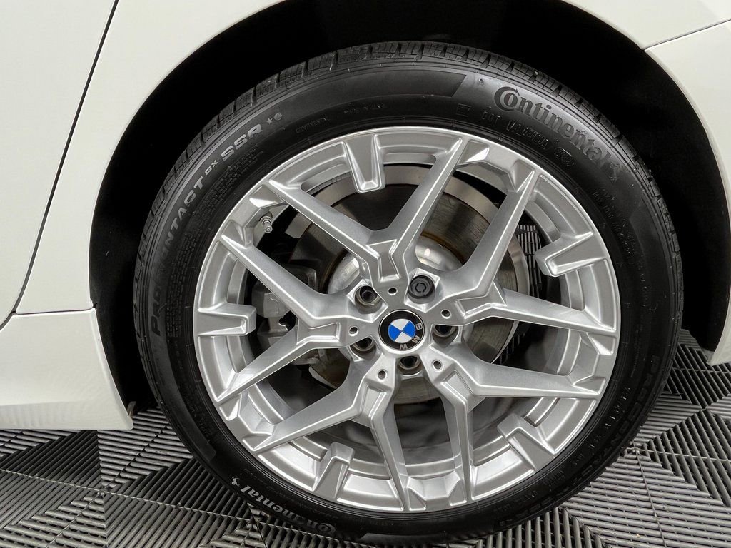 Certified 2025 BMW 330i xDrive Sedan w/ Premium Package image 17