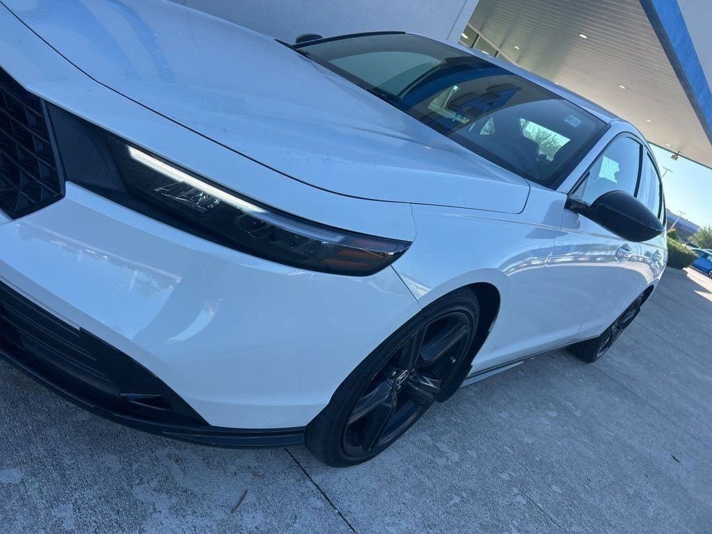 Used 2023 Honda Accord Sport image 4