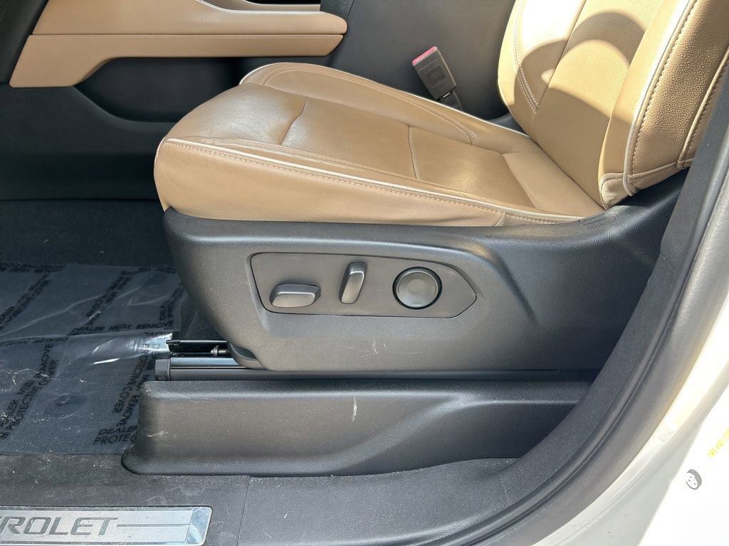 Used 2021 Chevrolet Tahoe Premier w/ Premium Package RWD image 16