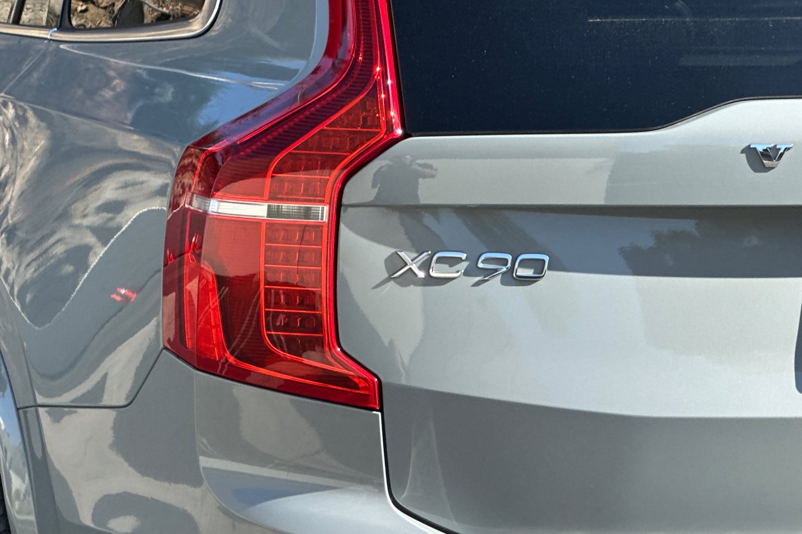 Certified 2024 Volvo XC90 T8 Plus w/ Protection Package Premier AWD/4WD image 35