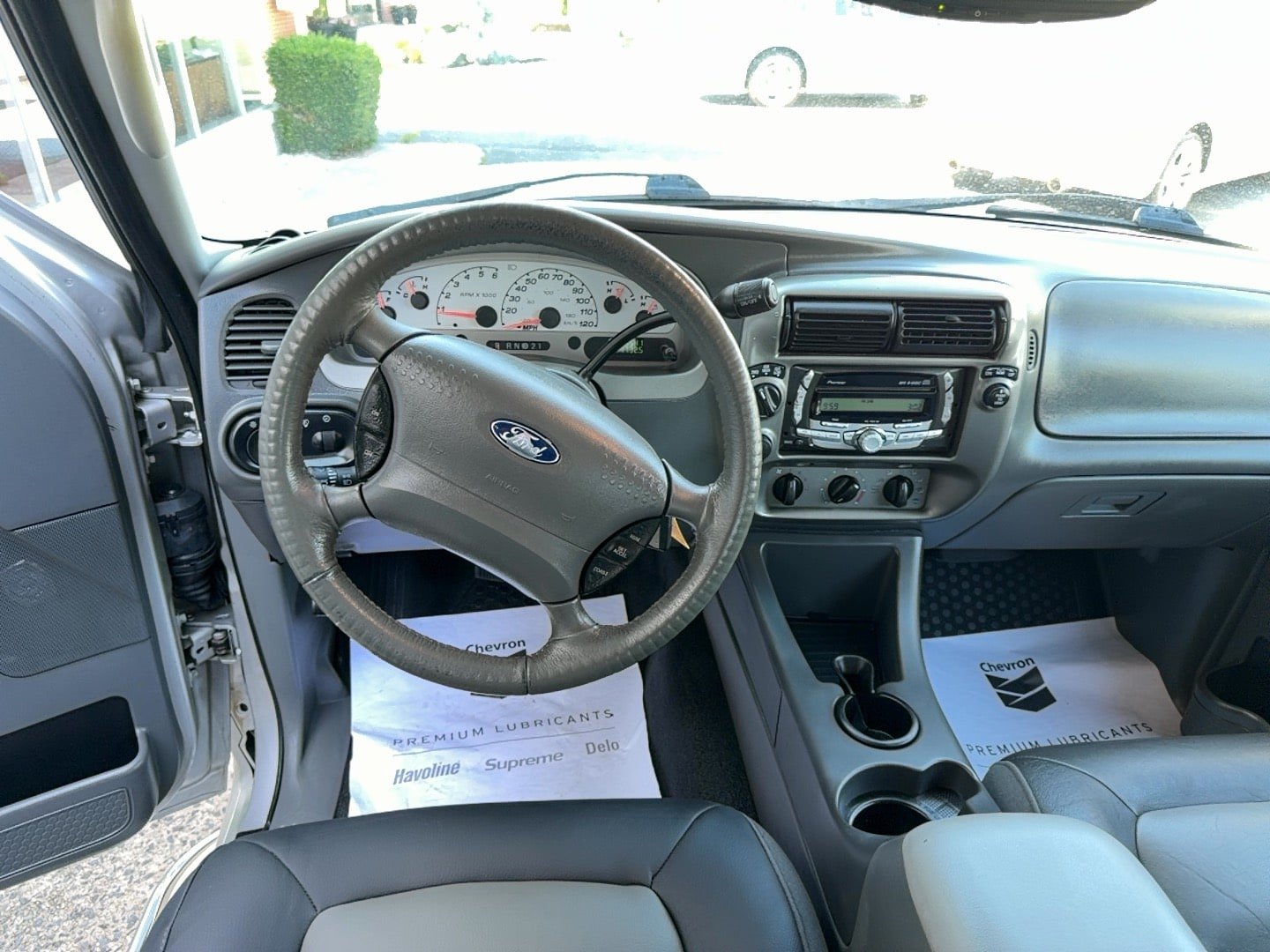 Used 2005 Ford Explorer Sport Trac XLT AWD/4WD image 7