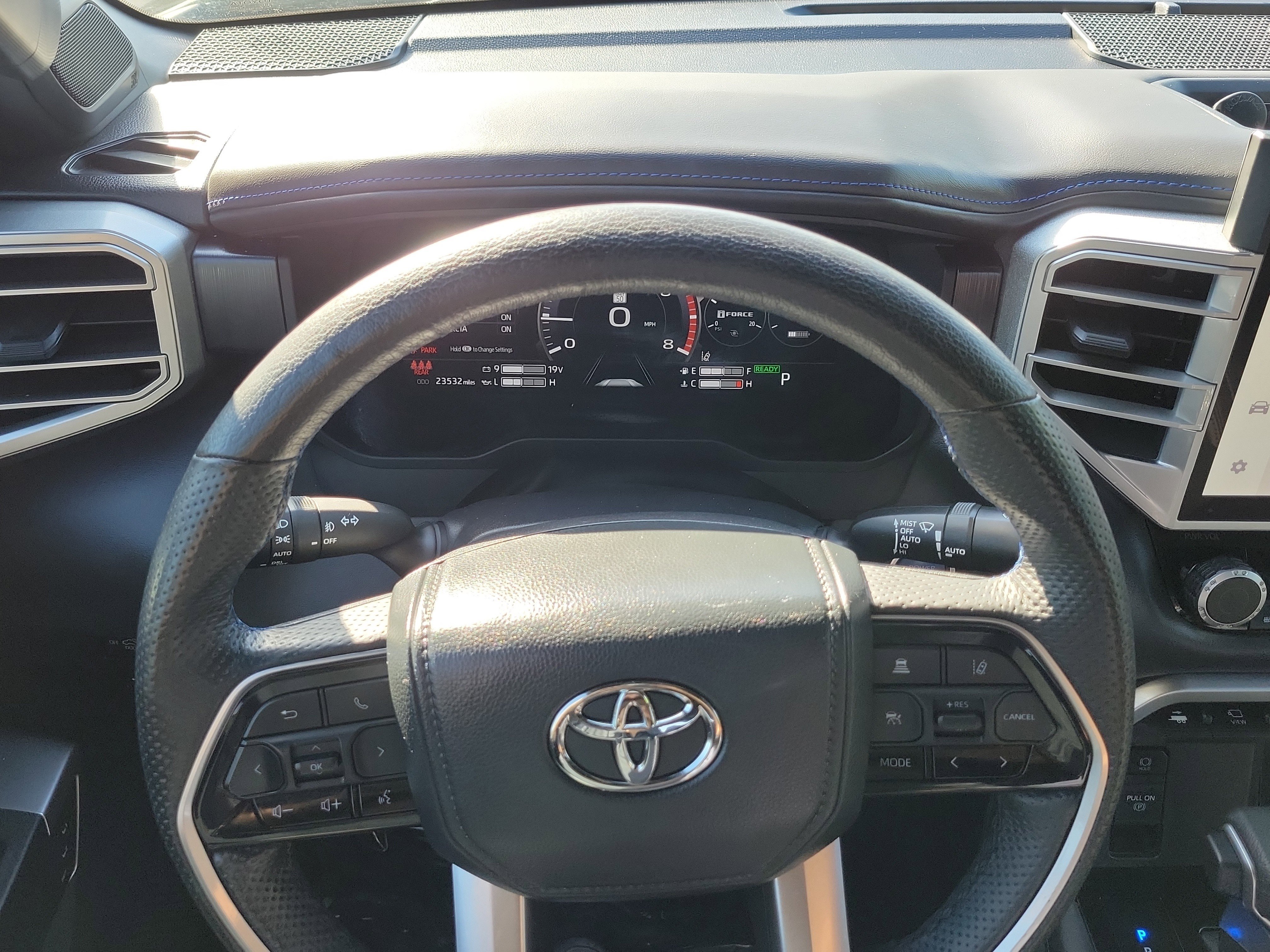Used 2024 Toyota Tundra Platinum AWD/4WD image 19