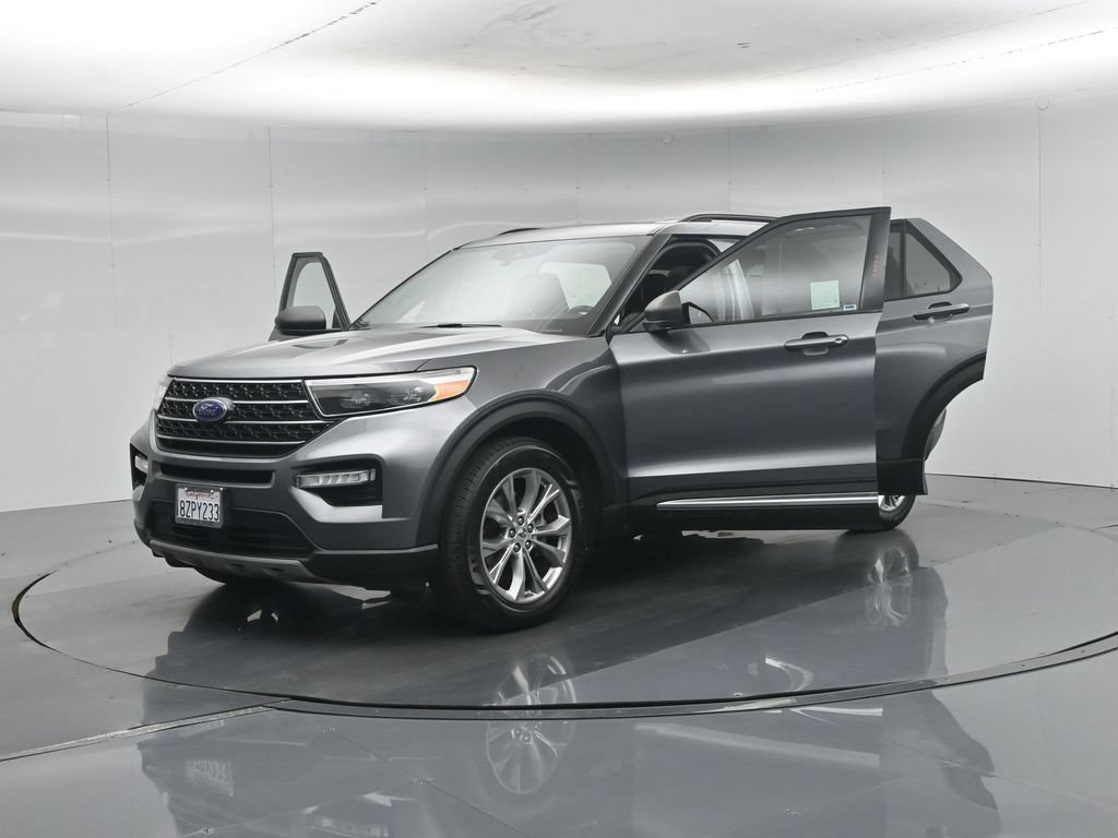Certified 2021 Ford Explorer XLT w/ Equipment Group 202A RWD image 35