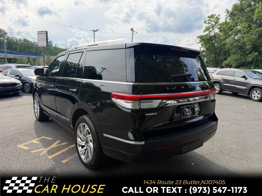Used 2024 Lincoln Navigator Reserve AWD/4WD image 4