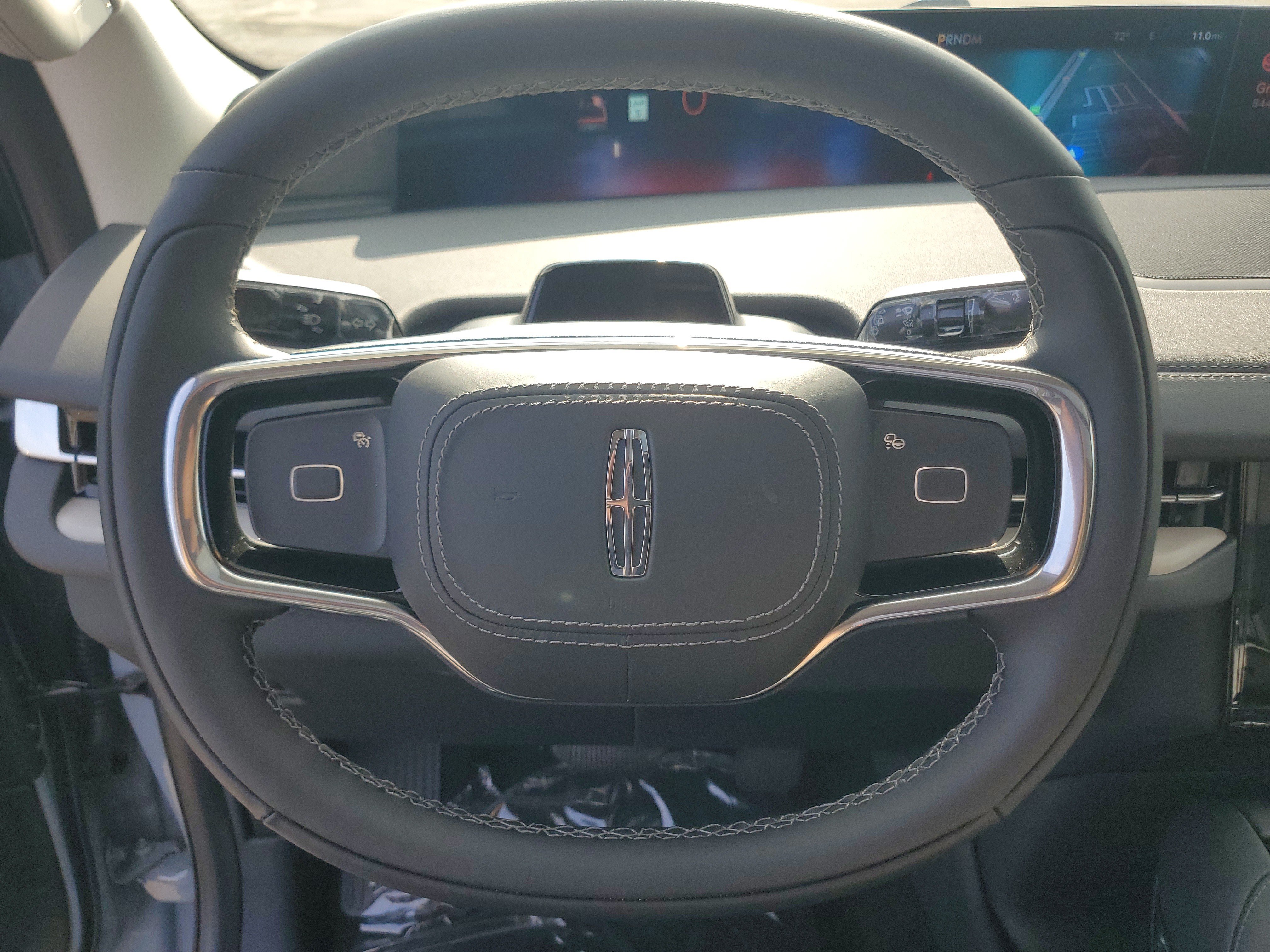 New 2027 Lincoln Navigator Reserve AWD/4WD image 16