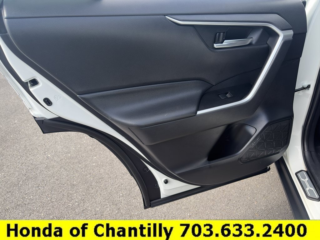 Used 2021 Toyota RAV4 XLE AWD/4WD image 23