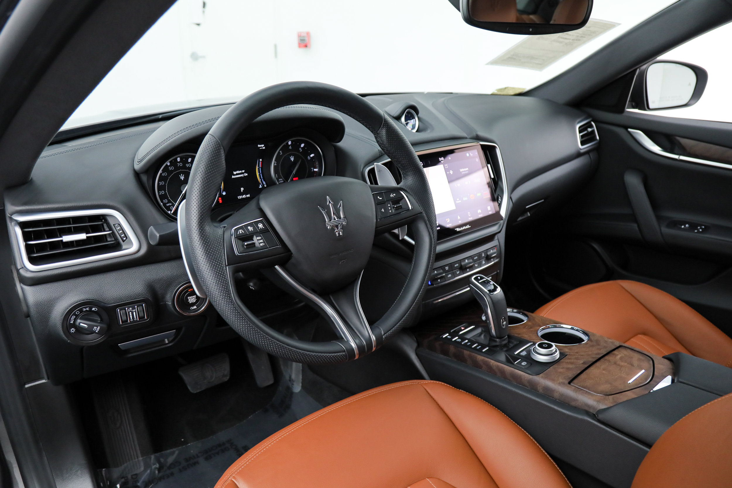 Certified 2023 Maserati Ghibli Modena RWD image 14