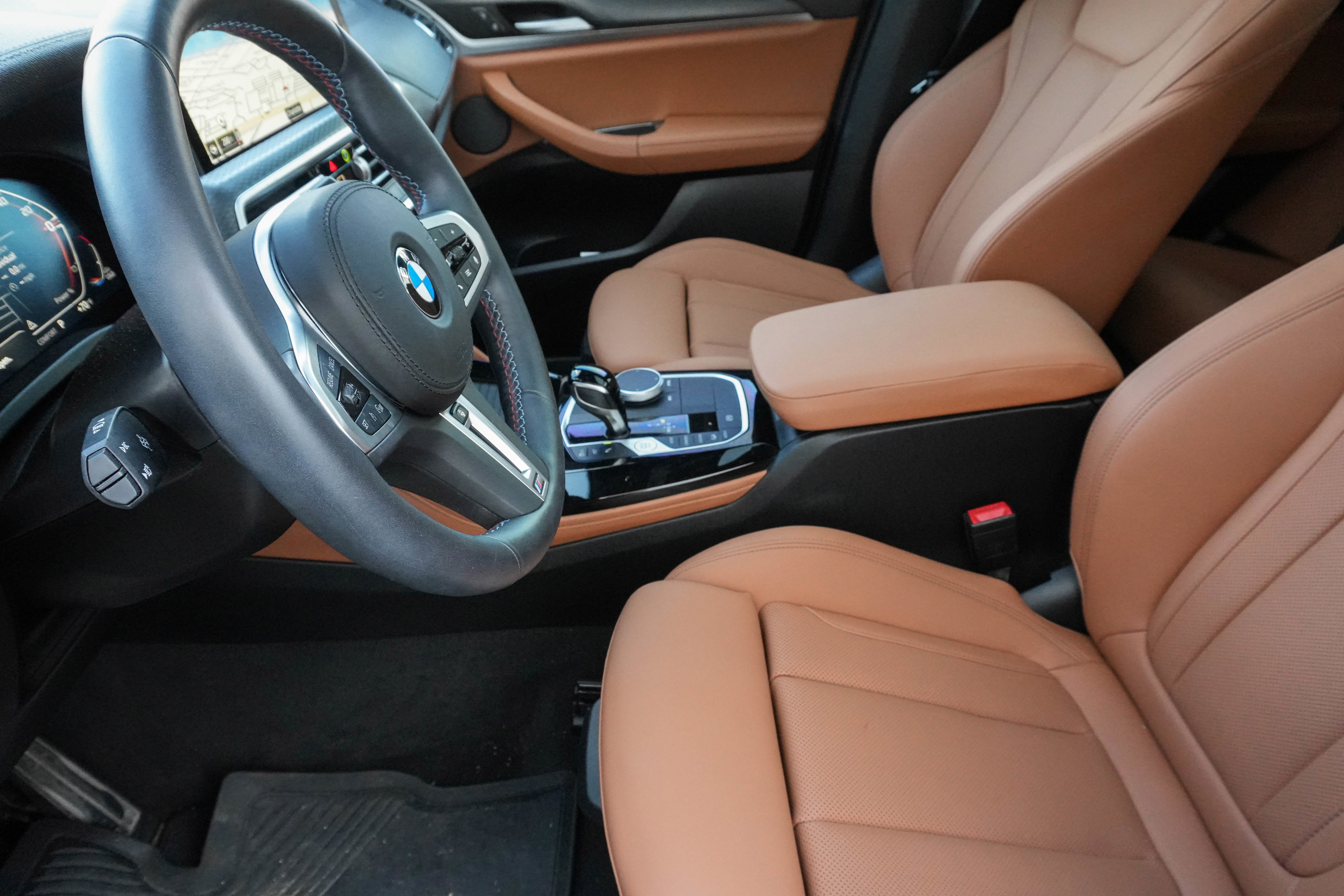 Certified 2025 BMW X4 M40i w/ Premium Package AWD/4WD image 12