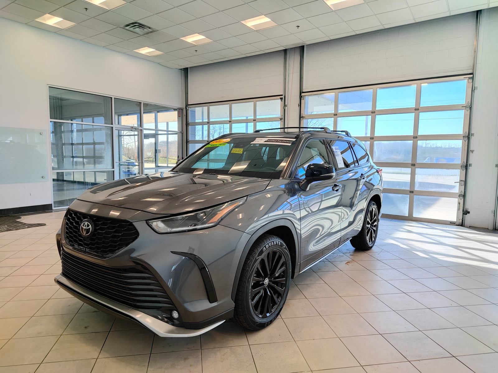 Used 2023 Toyota Highlander XSE image 8