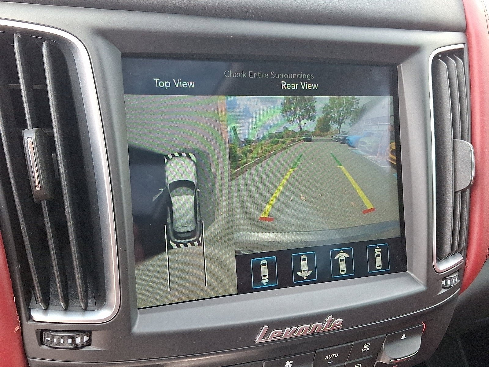 Used 2019 Maserati Levante Trofeo AWD/4WD image 19