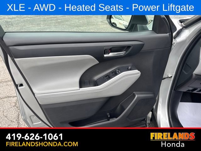 Used 2024 Toyota Highlander XLE AWD/4WD image 11