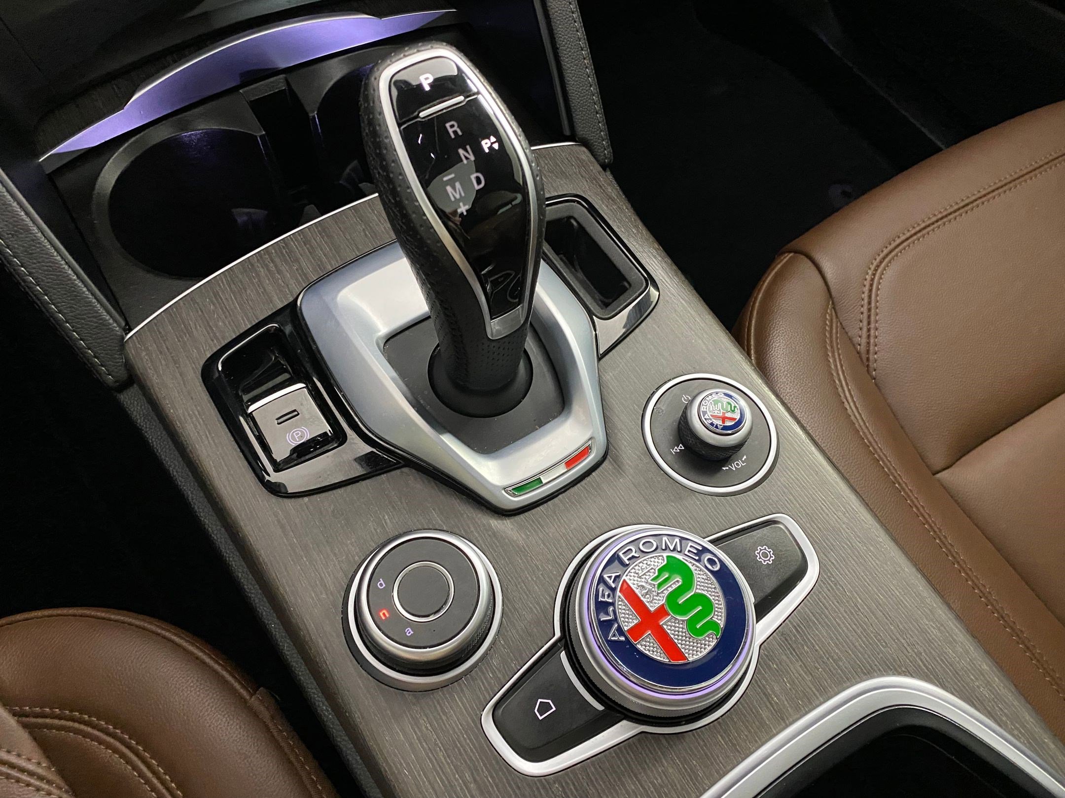 Used 2023 Alfa Romeo Stelvio Ti image 19