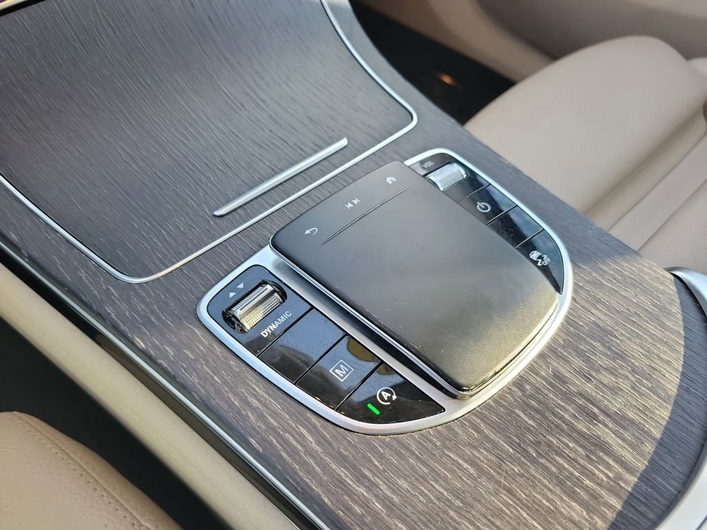 Used 2020 Mercedes-Benz GLC 300 4MATIC w/ Multimedia Package image 21