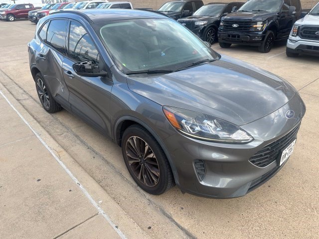 Used 2022 Ford Escape SE w/ SE Sport Appearance Package AWD/4WD image 3