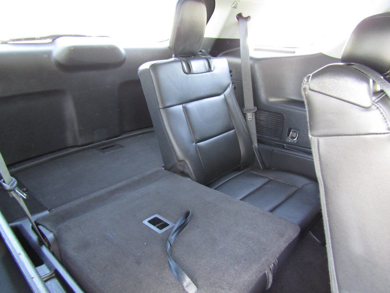 Used 2022 Ford Explorer XLT AWD/4WD image 26