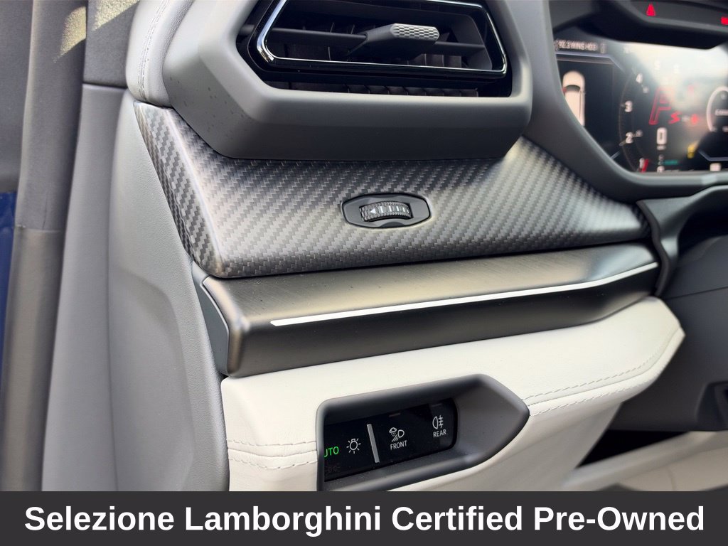 Used 2025 Lamborghini Urus SE AWD/4WD image 27