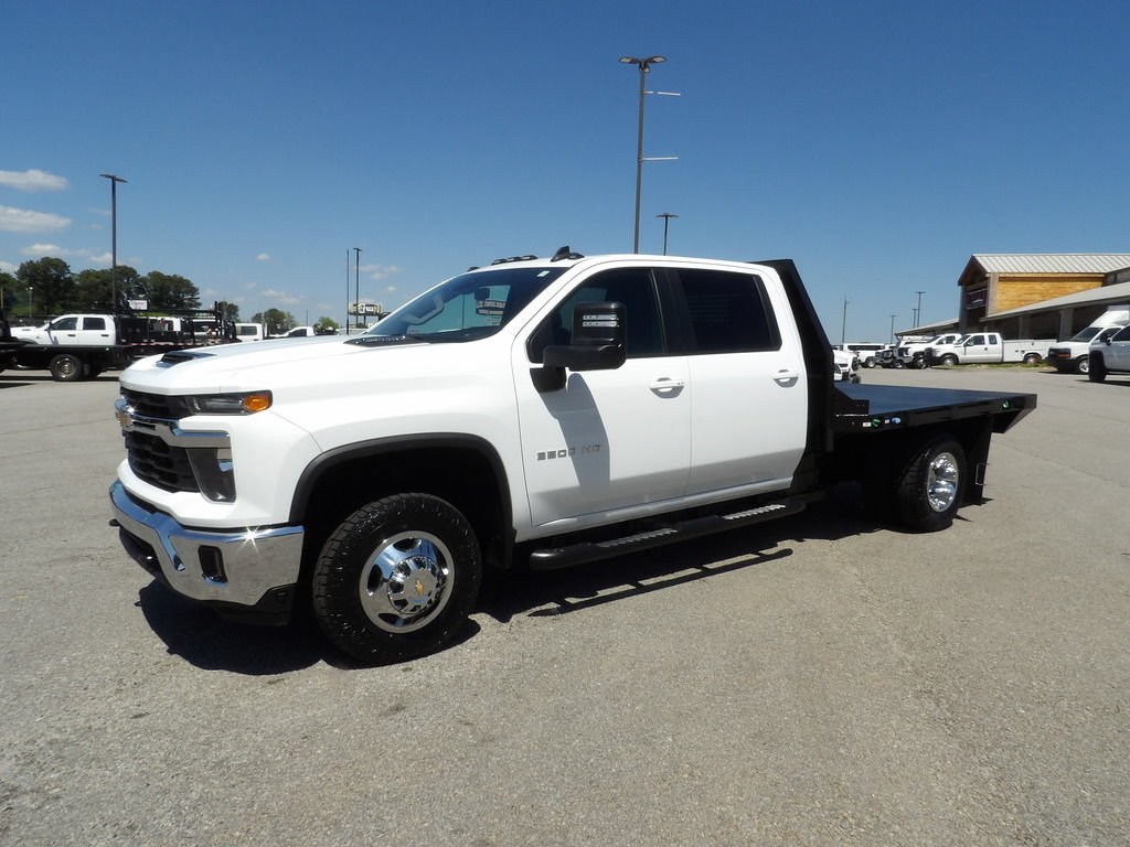 Used 2024 Chevrolet Silverado 3500 LT w/ Convenience Package AWD/4WD image 3