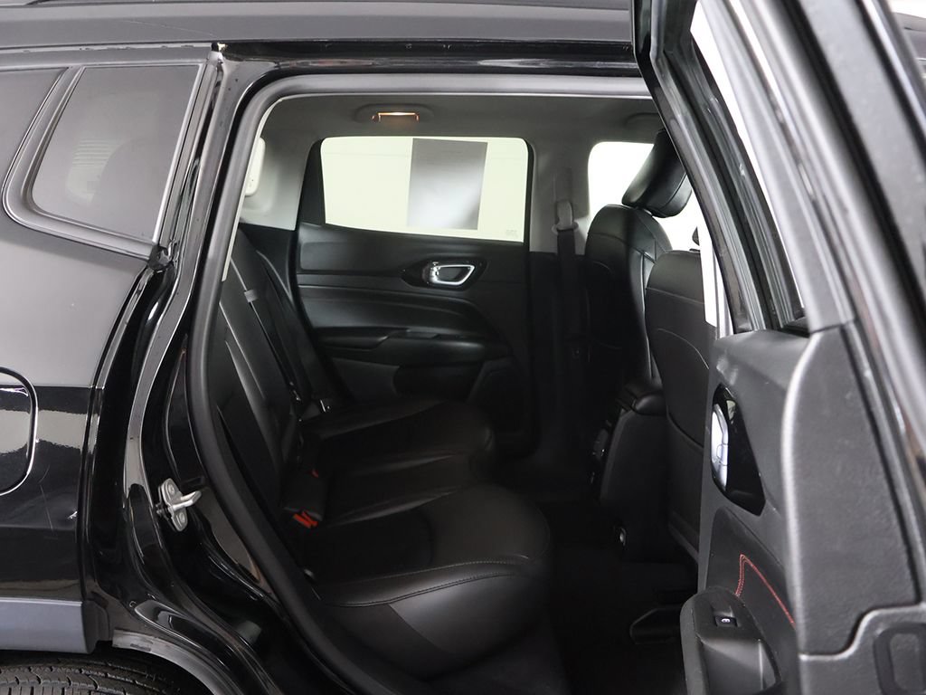 Used 2022 Jeep Compass Trailhawk w/ Trailhawk Convenience Group AWD/4WD image 29