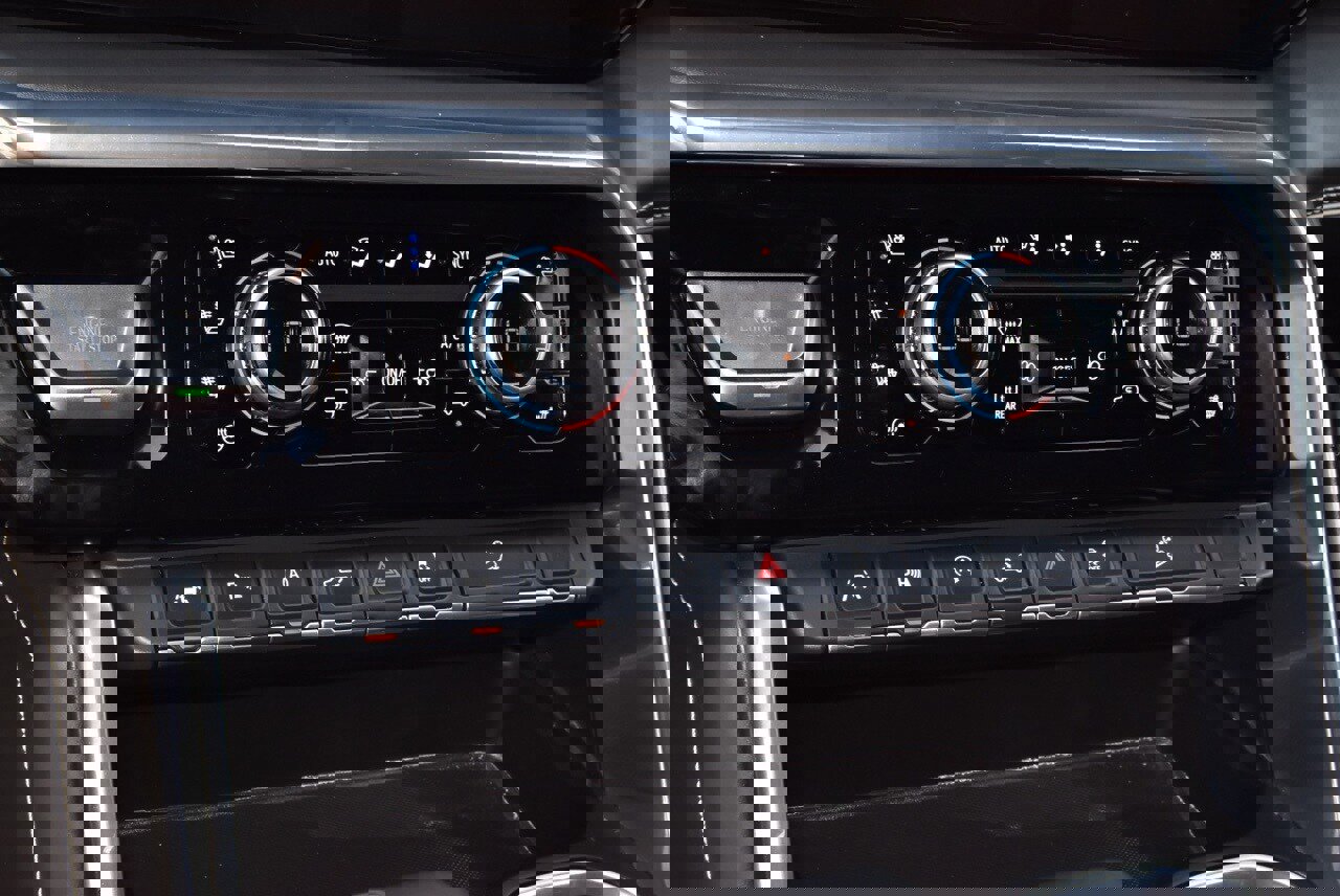 Used 2025 GMC Sierra 1500 Denali Ultimate image 29