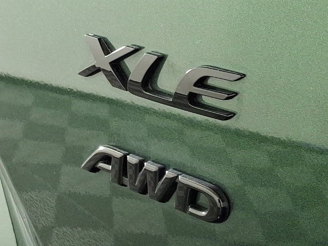 Used 2024 Toyota Corolla Cross XLE w/ Convenience Package AWD/4WD image 32