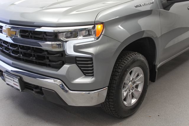 Used 2025 Chevrolet Silverado 1500 LT AWD/4WD image 5