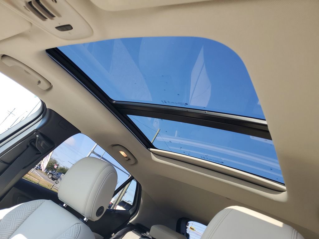 Used 2023 Buick Encore GX Essence w/ Experience Buick Package image 10