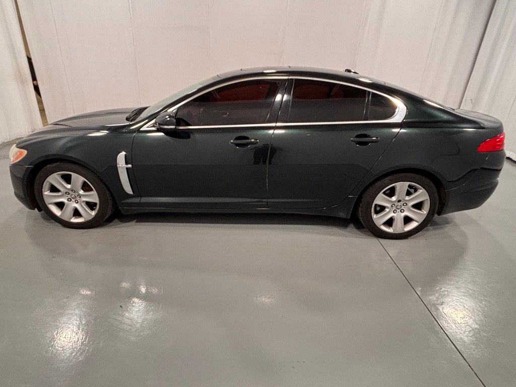 Used 2011 Jaguar XF image 8
