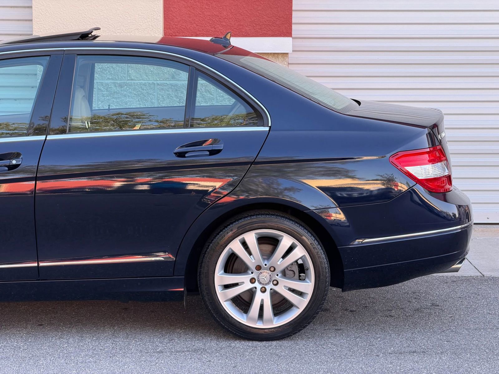 Used 2008 Mercedes-Benz C 300 Sedan image 18