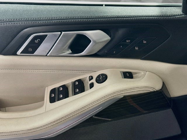 Used 2020 BMW X5 sDrive40i w/ Luxury Seating Package RWD image 23