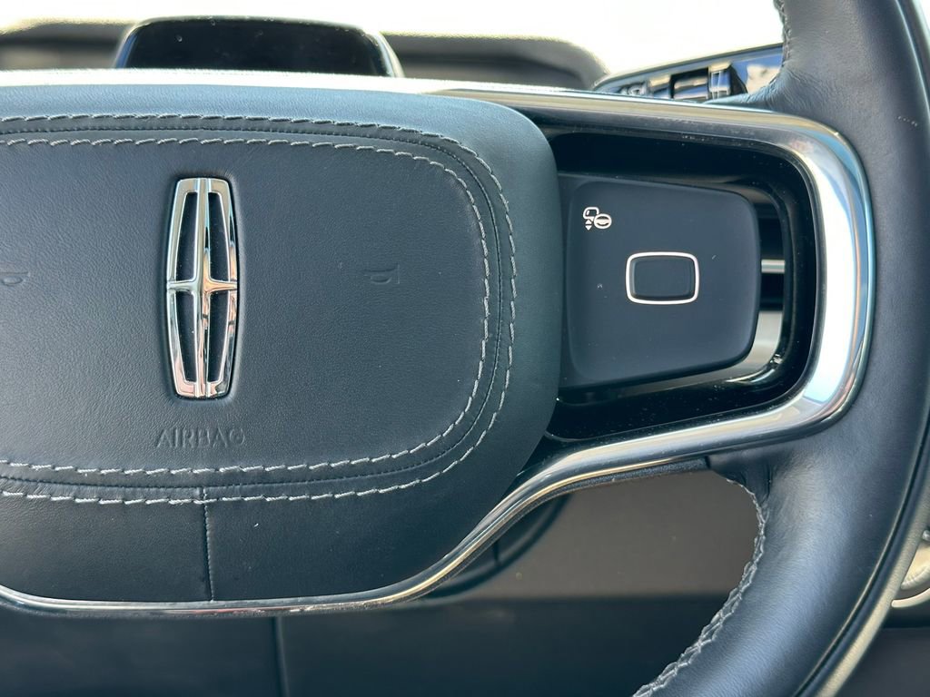Used 2025 Lincoln Navigator Reserve AWD/4WD image 24