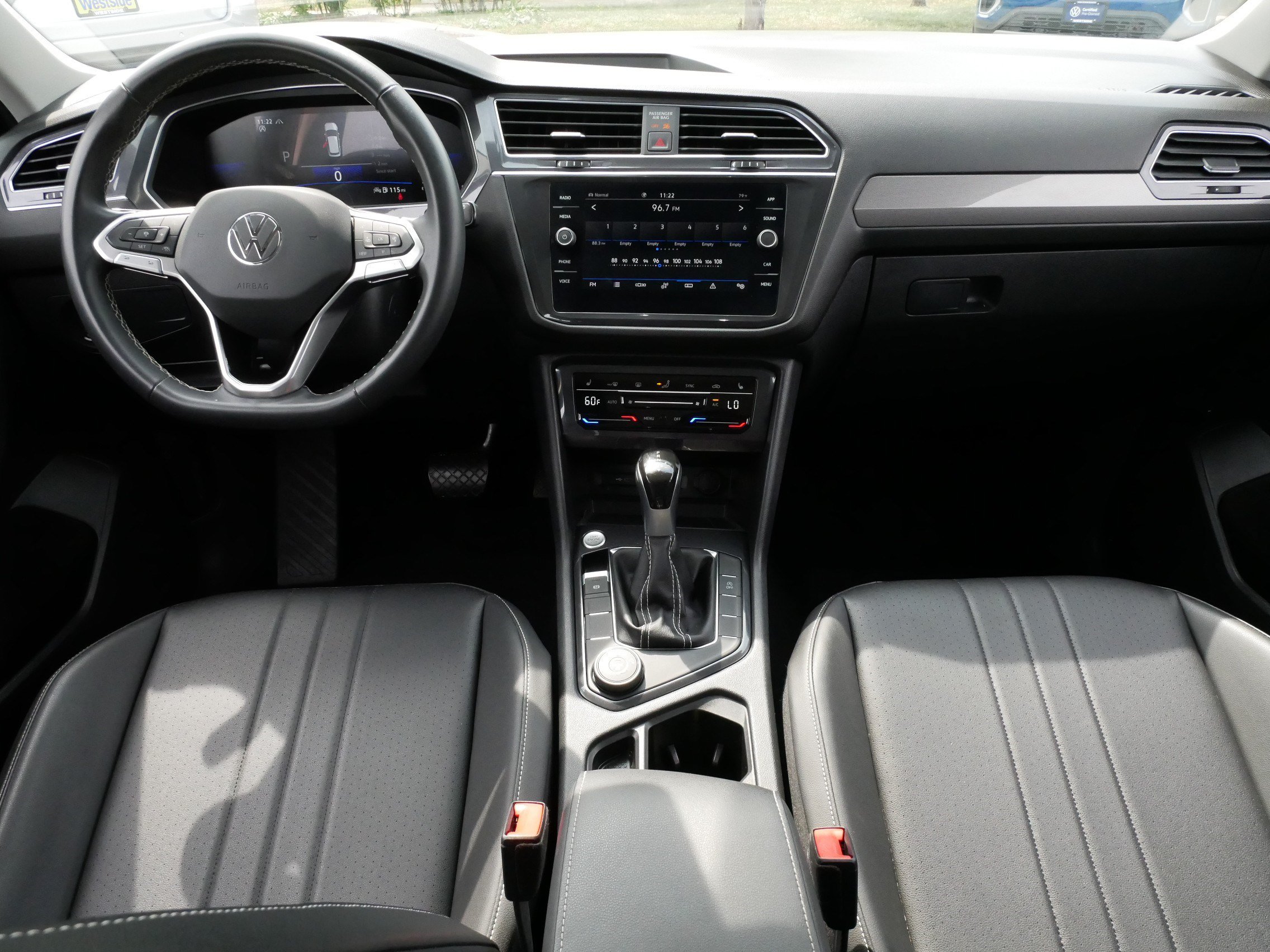 Certified 2023 Volkswagen Tiguan SE w/ Panoramic Sunroof Package AWD/4WD image 10