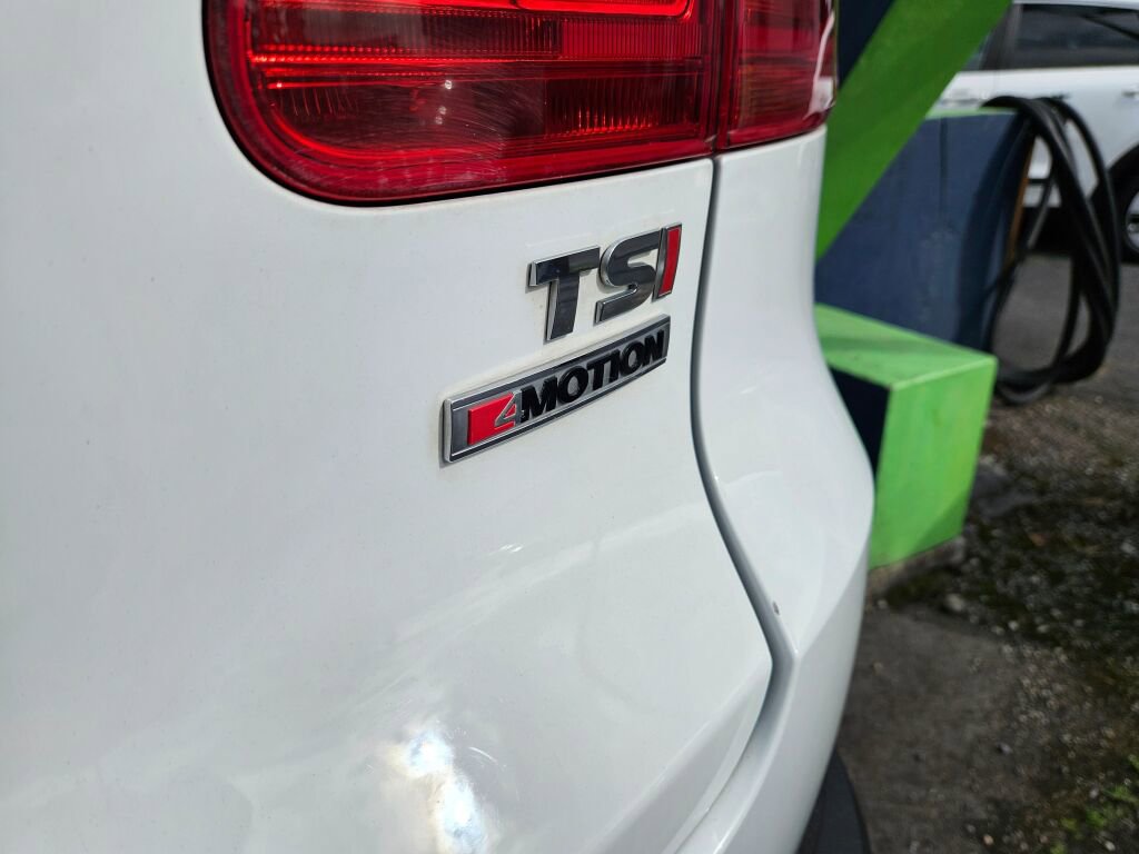 Used 2017 Volkswagen Tiguan S image 9