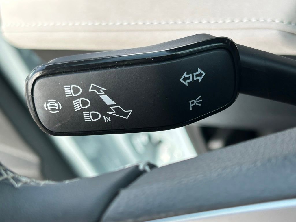 Used 2025 Volkswagen Taos SE image 20