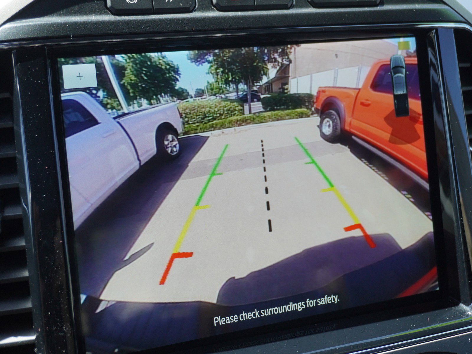 Used 2022 Ford F350 Lariat w/ Tremor Off-Road Package AWD/4WD image 29