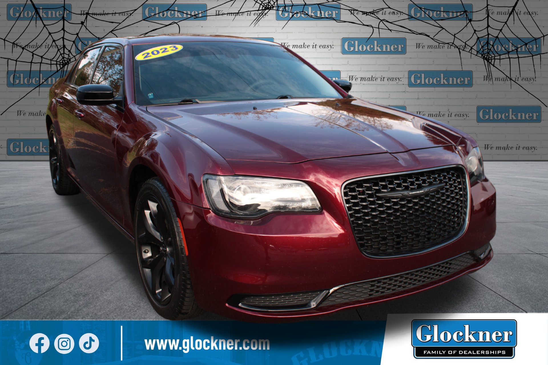 Used 2023 Chrysler 300 Touring w/ Sport Appearance Package RWD image 3