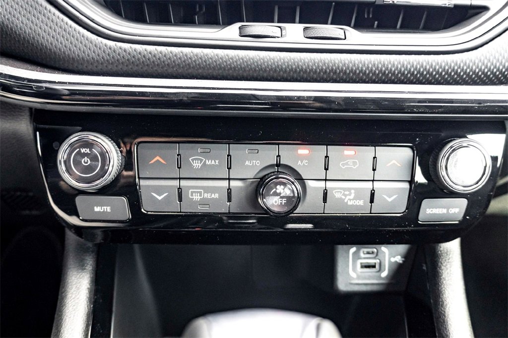 New 2026 Jeep Compass Limited image 15