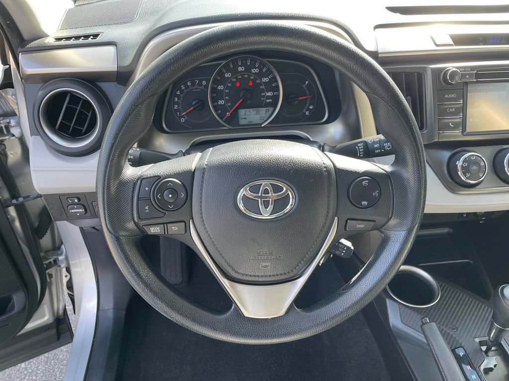 Used 2015 Toyota RAV4 LE AWD/4WD image 16