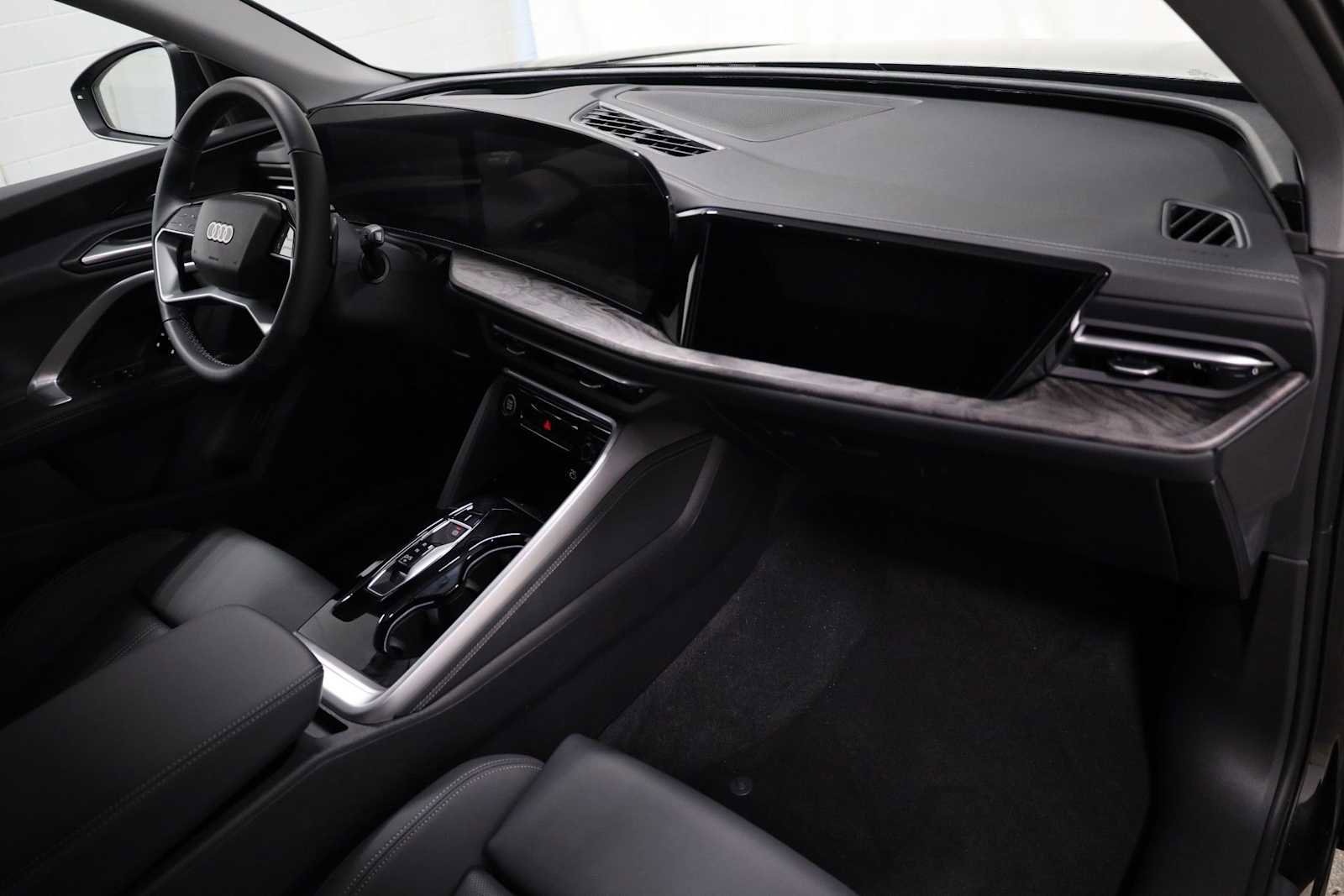 Certified 2025 Audi Q5 Prestige image 6