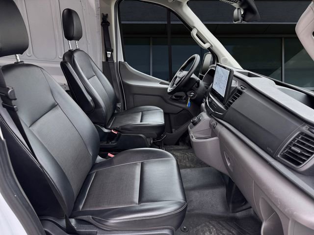 Used 2022 Ford E-Transit 148 High Roof Extended image 15