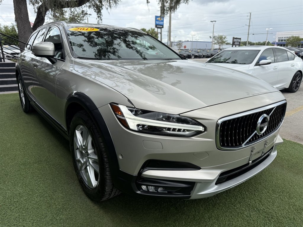 Used 2019 Volvo V90 T5 Cross Country AWD/4WD image 3