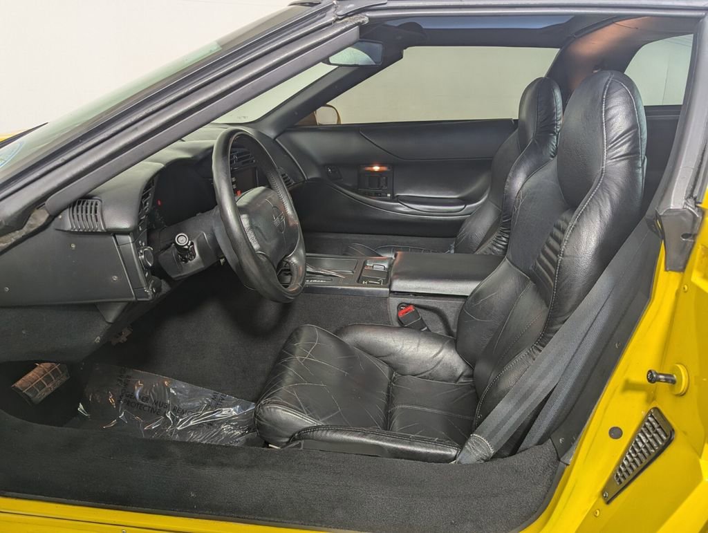 Used 1996 Chevrolet Corvette Coupe image 13