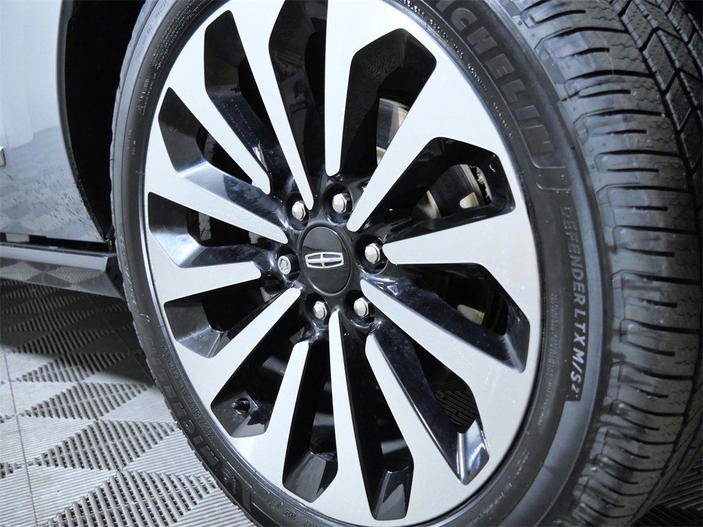 Used 2022 Lincoln Navigator Reserve image 2