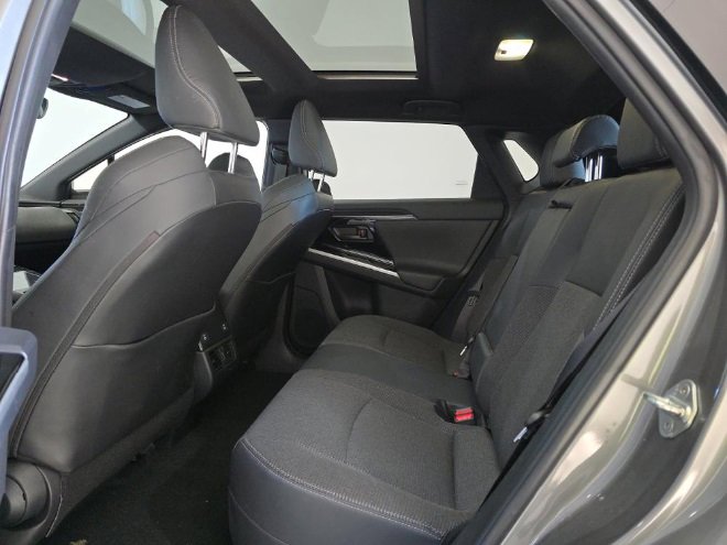 Used 2023 Toyota bZ4X XLE w/ Weather Package image 9