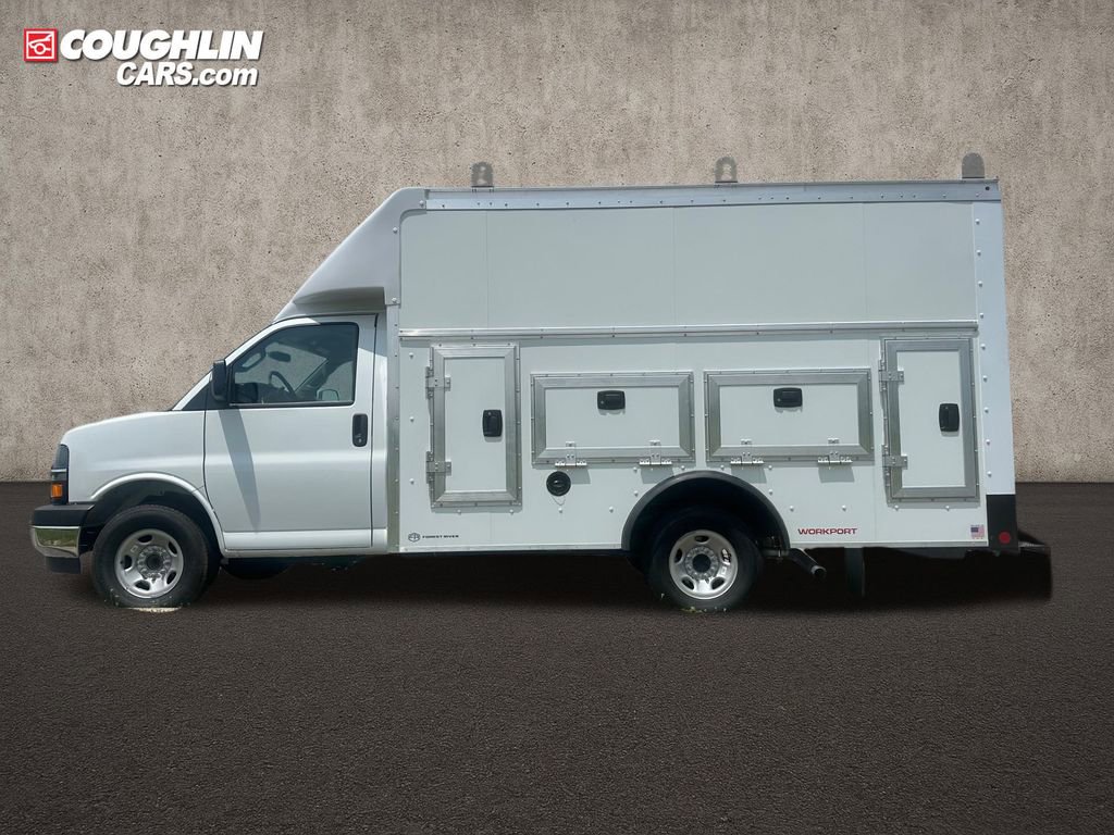 New 2025 Chevrolet Express 4500 4500 Series w/ Power Convenience Package video 1