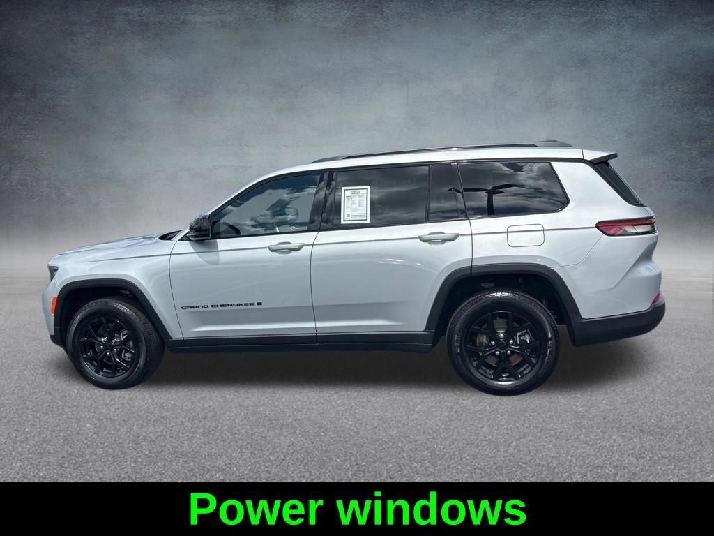 Used 2025 Jeep Grand Cherokee L Altitude RWD image 8