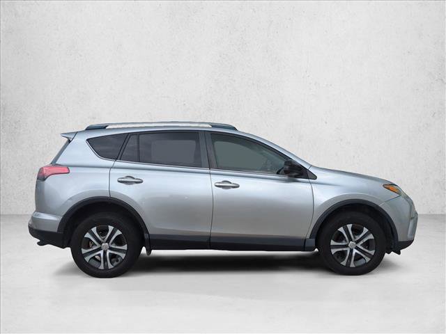 Used 2018 Toyota RAV4 LE image 4