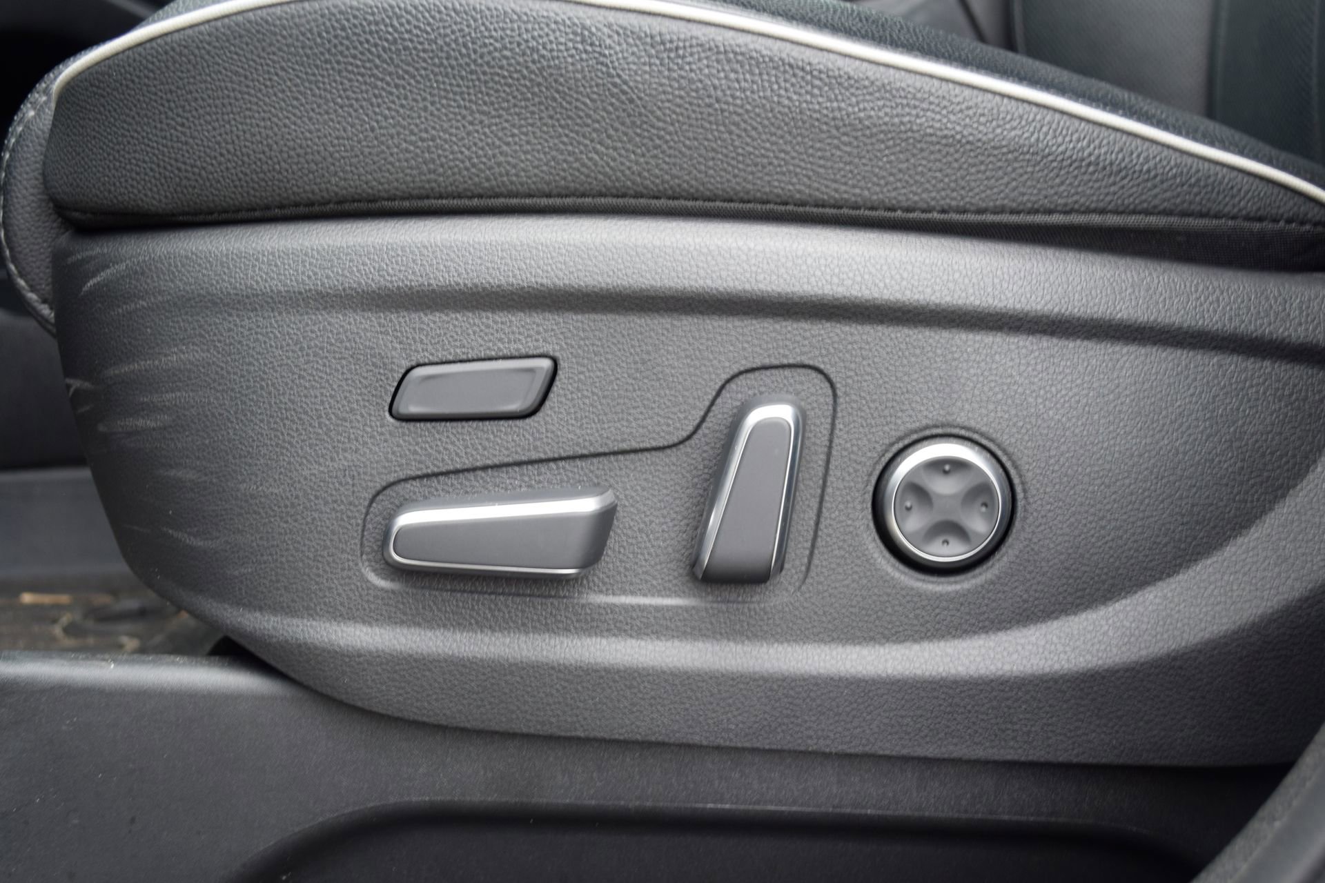 Used 2023 Hyundai Palisade Limited image 16