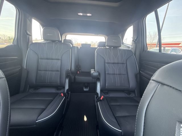 Used 2025 Buick Enclave Avenir w/ LPO, All-Weather Package image 22