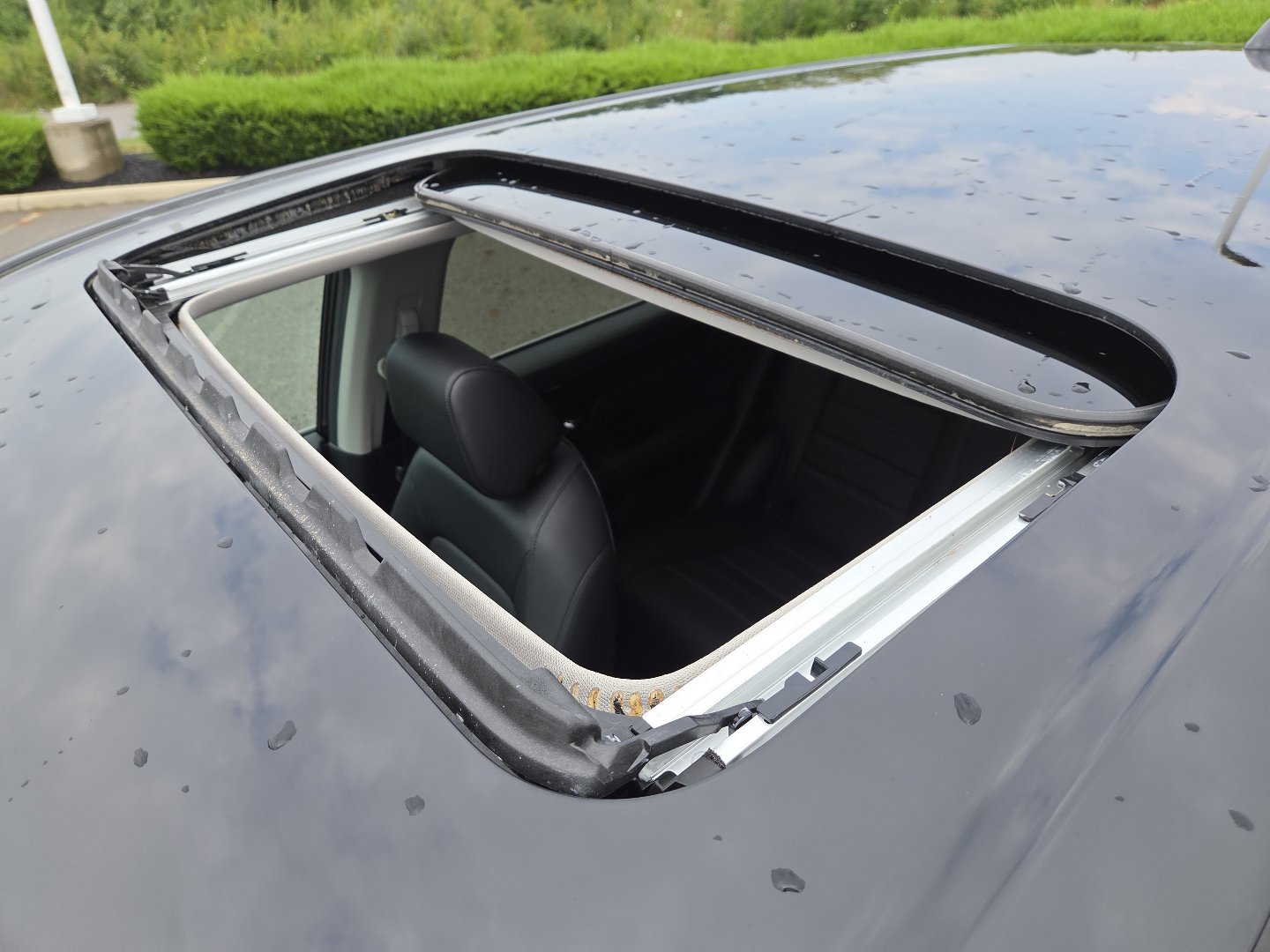 Used 2025 Honda CR-V EX-L image 3